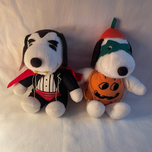 Whitman Other - Whitman’s Halloween Snoopy Dracula and Snoopy Pumpkin Plush Set NWT